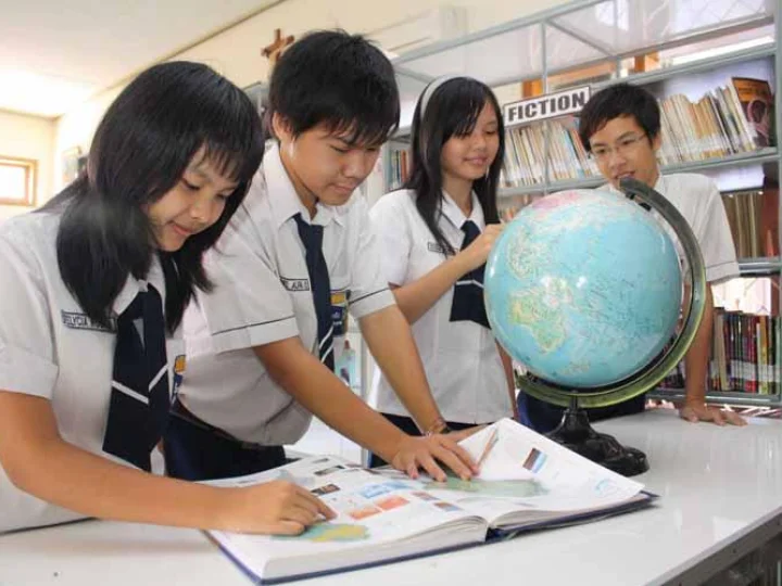 Sekolah Itu Menghidupkan, Bukan Mematikan Mereka