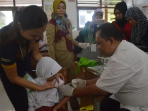 Pakar UGM Nilai Pemberian Vaksin MR Sangat Penting 