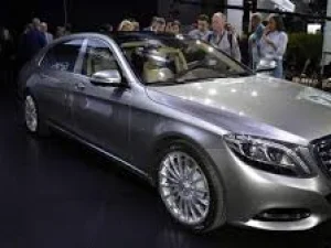 Mobil Mewah Maybach Exelero Membawa Sang Pelacur Menghadiri Jamaah Zikir #2