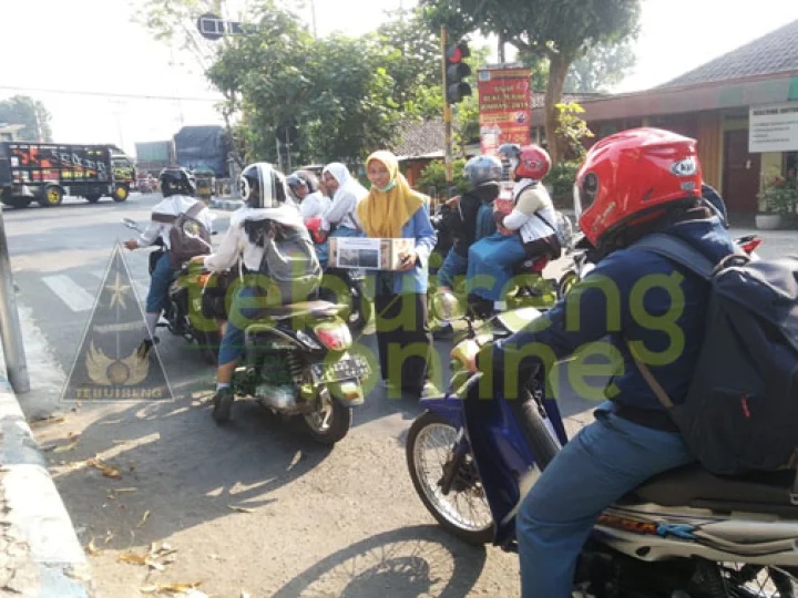 Peduli Korban Gempa, BEM FIP Unhasy Turun Aksi Galang Dana