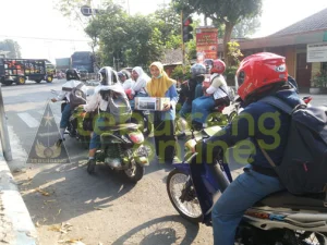 Peduli Korban Gempa, BEM FIP Unhasy Turun Aksi Galang Dana