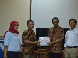 UGM Sumbang Implan untuk Korban Patah Tulang Bencana Sulteng 