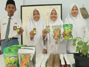 4 Siswa di Kudus Temukan Obat Asam Urat dan Kolesterol dari Tanaman Liar