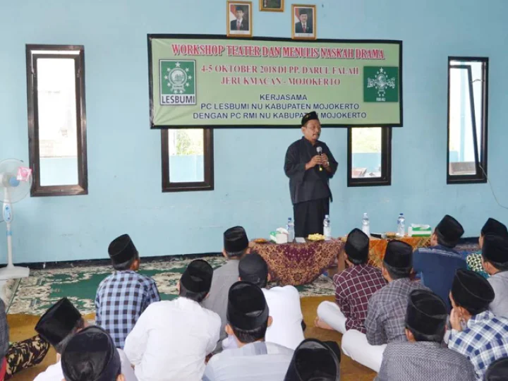 Jelang HSN 2018, Lesbumi dan RMI NU Mojokerto Gelar Pelatihan Menulis untuk Santri