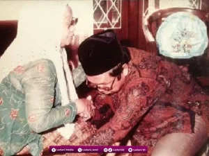 Membaca Karakter Gus Dur yang Banyak Dipengaruhi Ibundanya