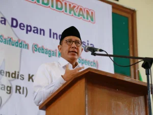 Menag Ingatkan Guru Ajarkan Agama dengan Cinta