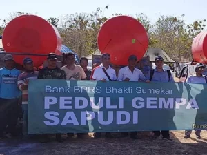 BPRS Sumenep Peduli Korban Gempa, Serahkan 5 unit Tandon Ukuran A 1100 L
