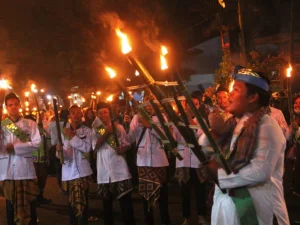 Peringati Hari Santri, Purbalingga Gelar Pawai Obor dan Rebana
