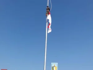 Heroik, Inilah Aksi Suwardi Saat Panjat Tiang Membenarkan Kain Bendera yang Tersangkut