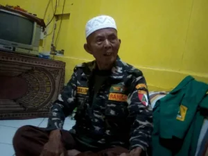 Menyentuh, Banser Berusia 74 Tahun Ini Terus Mengabdi dan Tak Mau Pensiun