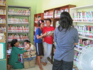 Pemerintah Aceh Timur Serahkan Uang Pembinaan untuk Perpustakaan Terbaik