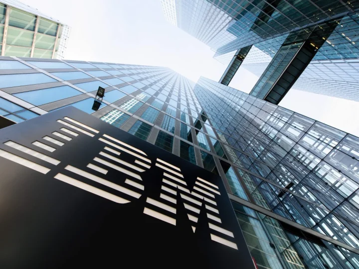 IBM Akuisisi LInux Red Hat Rp. 517 T
