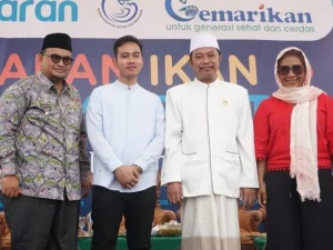 Bawakan 4,5 Ton Makarel, Menteri Susi Menginspirasi Ribuan Santri Nurul Jadid