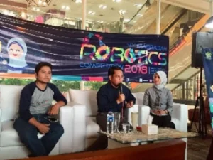 Kompetisi Robot Madrasah 2018: Perang Robot Terjadi di Depok Town Square