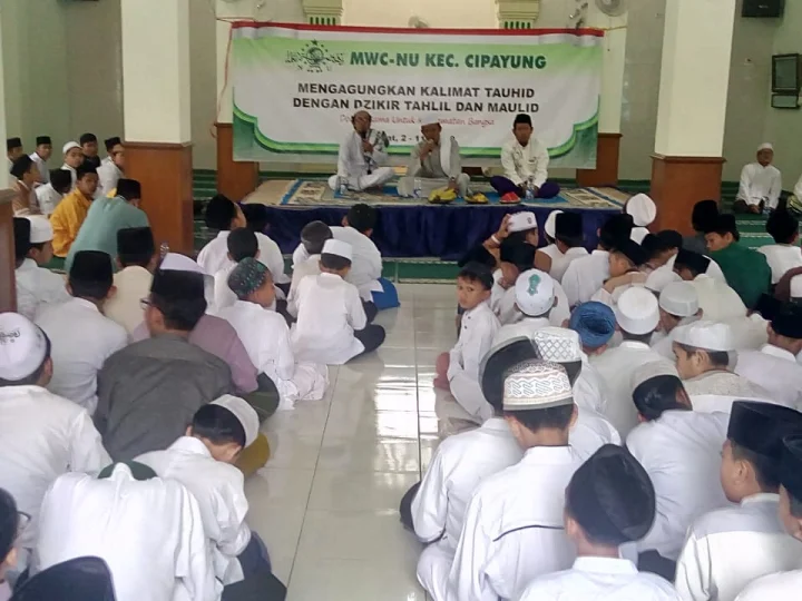Ratusan Nahdliyin Agungkan Kalimat Tauhid