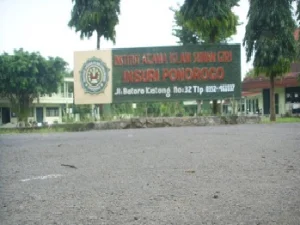 Institut Agama Islam Sunan Giri (INSURI Ponorogo) Ponorogo