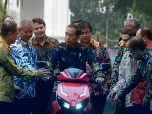 Jika Sudah Produksi, Jokowi Akan Beli Motor Listrik Gesits Seratus Unit 