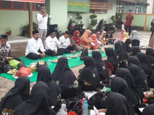 Siswa MTs N 3 Semarakkan Peringatan Robo'-robo' dengan Gelar Doa Bersama
