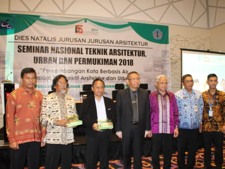 Seminar Nasional SENTARUM  2018 Jurusan Arsitektur Politeknik Negeri Pontianak  Sukses Digelar