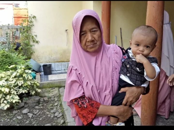 Dahsyatnya Fadhilah Memeluk Sang Buah Hati