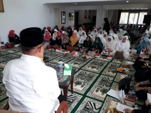 Perempuan Solehah Itu Menjaga Suami Tidak Korupsi