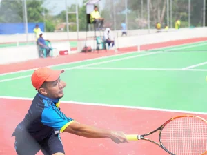 Tuan Rumah Raih Kemenangan Lomba Tenis