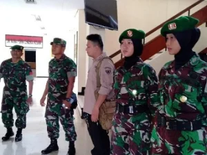 Seorang Tamtama TNI AD Calon Bergelar Doktor