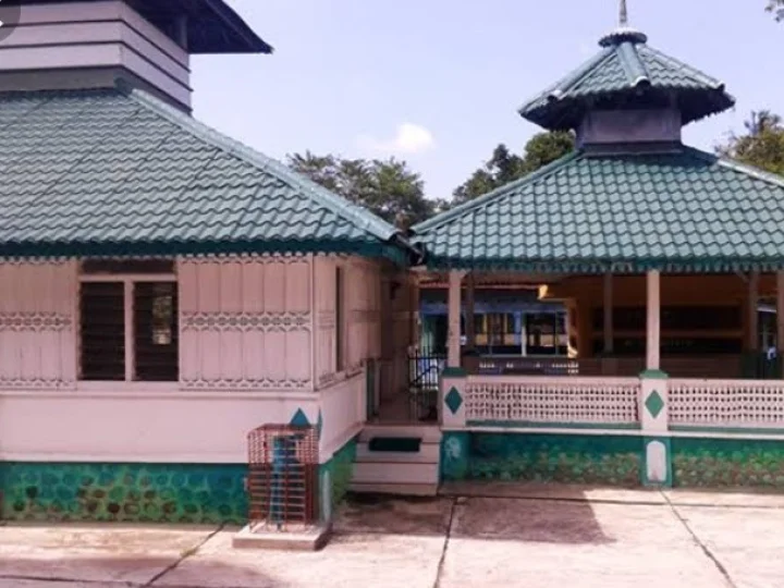 Teungku Chiek di Pasi #4: Kisah Ajaib Mesjid Guci Rumpong dan Keberkahannya