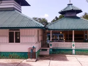 Teungku Chiek di Pasi #4: Kisah Ajaib Mesjid Guci Rumpong dan Keberkahannya