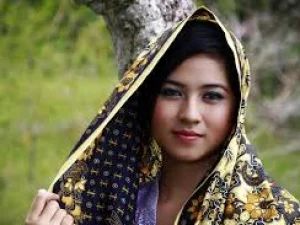 Terobsesi Punya Payudara Paling Besar di Negaranya, Ini Alasannya