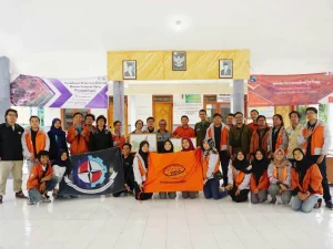 Curah Hujan Tinggi, Mahasiswa ITS Bekali Warga Cara Mitigasi Bencana Longsor