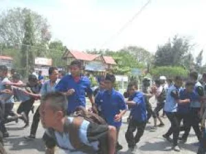 Kenakalan Remaja dalam Aksi Tawuran dan Solusinya