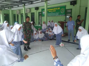 Kodim 0111/Bireuen Beri Wasbang kepada Siswa - siswi