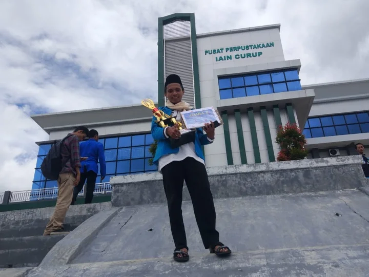Mahasiswa FUAD IAIN Pontianak Ini Raih Prestasi Gemilang di Ajang Lomba KTI Tingkat Nasional