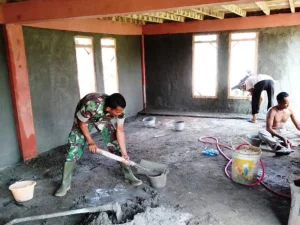 Dukung Pendidikan Agama, Babinsa dan Warga Bangun Balai Pengajian