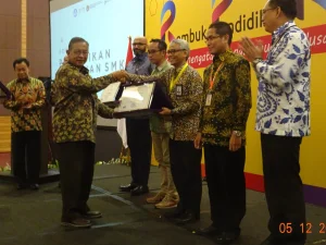 Dukung Program Vokasi Siswa SMK, PLN Dapat Penghargaan Kemendikbud 