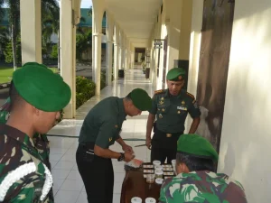 Personel Denmadam IM Cek Urine