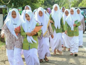 Begini Beratnya Menjadi Santri di Era Millenial