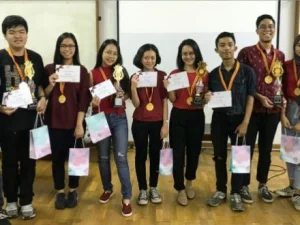Mahasiswa Unpar Raih Lima Penghargaan di Kompetisi Debat Inggris 