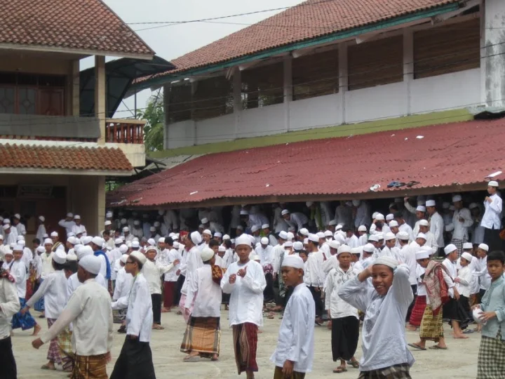 Pengembangan Ekonomi Pesantren dalam Mewujudkan Indonesia Mandiri