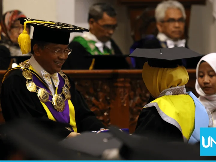 Rektor UNS Minta 1.019 Wisudawan Jaga Tradisi Literasi di Era Globalisasi