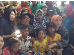 Ridwan Kamil Beri Nama Bayi di Pengungsian Tsunami Selat Sunda