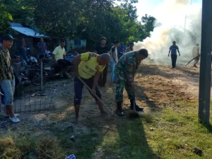 Babinsa Ajak Masyarakat Lestarikan Budaya Gotong Royong 