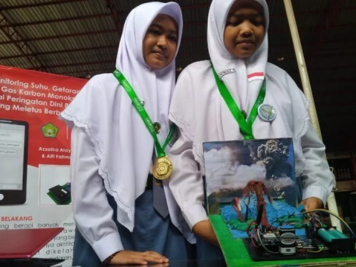 Ini 2 Siswi yang Bikin Detektor Erupsi hingga Raih Juara Nasional Ajang Kreasi