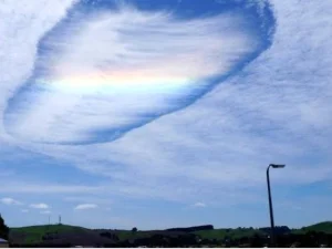 Langit Australia adalah 