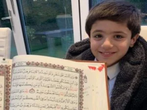 Subhanallah, Bocah 7 Tahun Asal Inggris Hafal Alquran 30 Juz