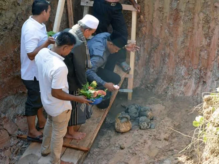 Peletakan Batu Pertama Masjid Babussalam