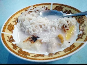 Nikmatnya Kue Putu Ie Leuebeu (KPI) Kembang Tanjung Tidak Jauh Makyus dengan Adee Ieleubue
