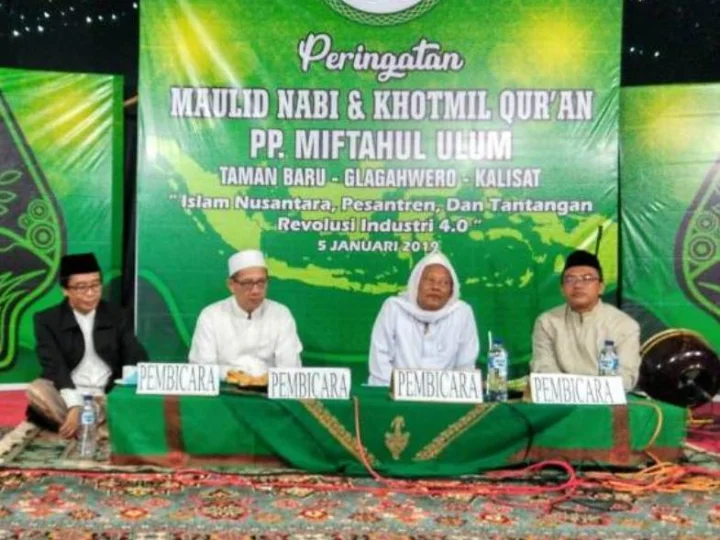 KH Hodri Ariev Beri Motivasi bahwa Pesantren Mampu Hadapi Revolusi Industri 4.0