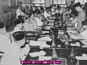 Tahun 1945 M: Mengurai Sejarah, Perdebatan di Balik Kementerian Agama Indonesia